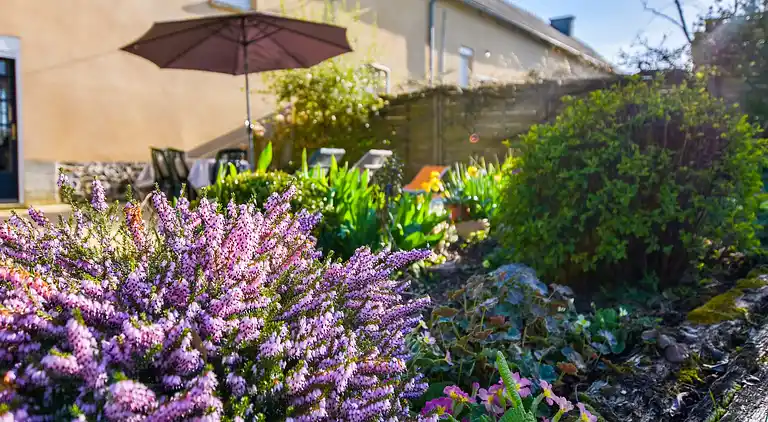 Holiday home in Broons