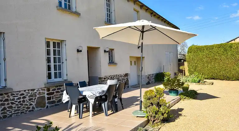 Holiday home in Broons