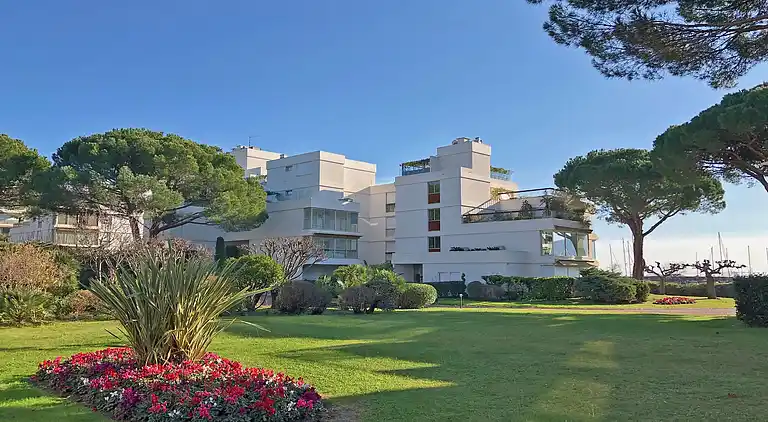 Apartment in Mandelieu-La Napoule