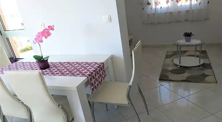 Ferielejlighed i Okrug Gornji