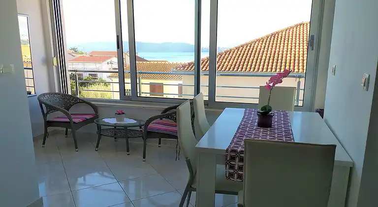 Ferielejlighed i Okrug Gornji