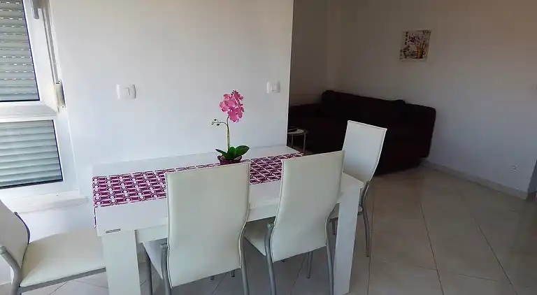 Ferielejlighed i Okrug Gornji