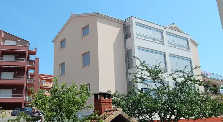 Ferielejlighed i Okrug Gornji