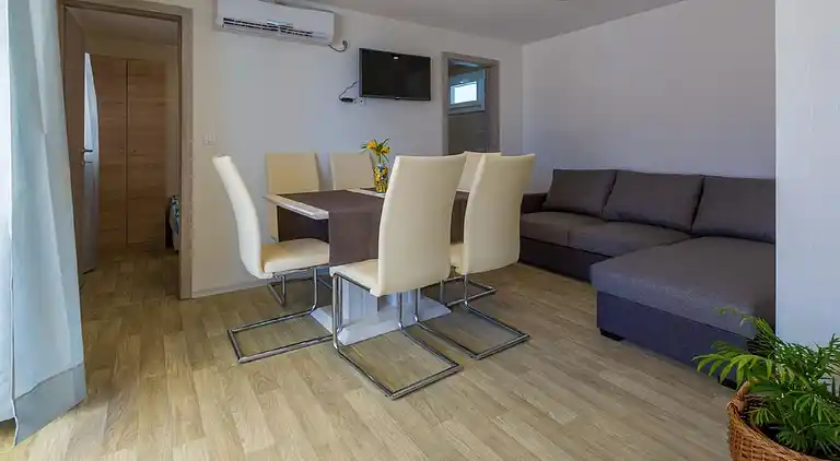 Mobile home i Neviđane