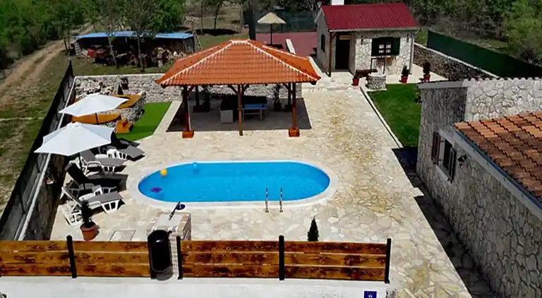 Sommerhus i Zemunik Donji