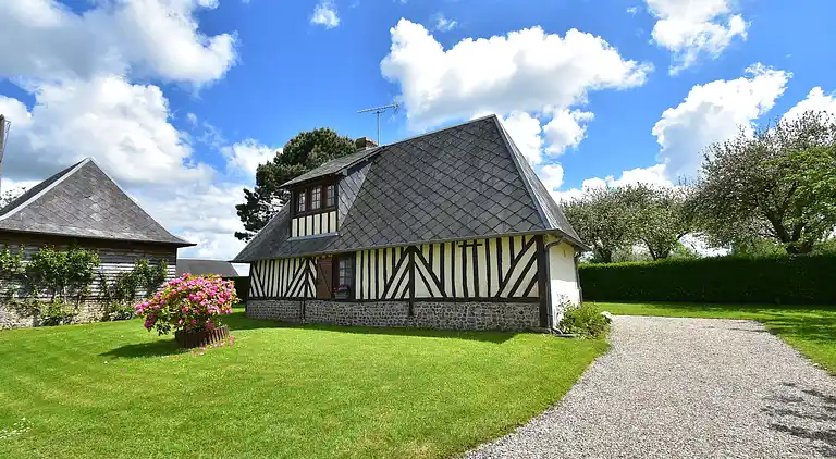 Semesterbostad i Épaignes