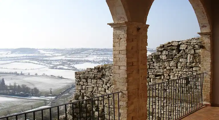 Slot i Montfalcó Murallat