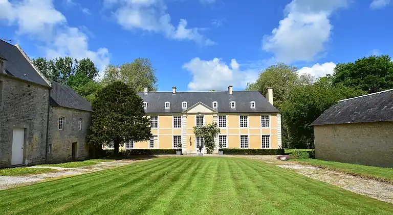 Manor house in Lantheuil