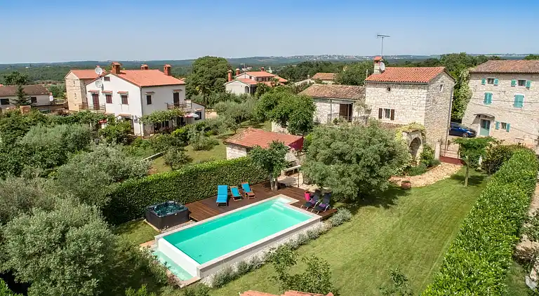 Ferienhaus in Rošini