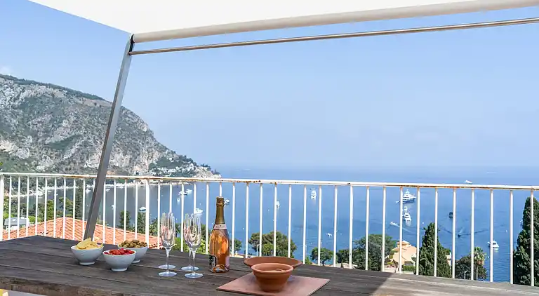 Holiday home in Èze