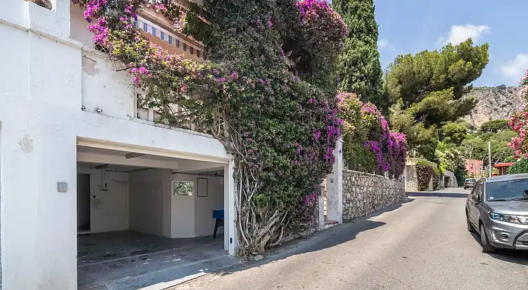 Holiday home in Èze