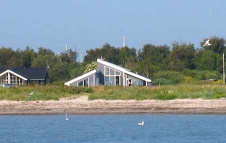 Sommerhus ved Øer Strand