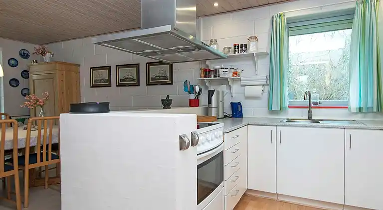 Sommerhus ved Øer Strand