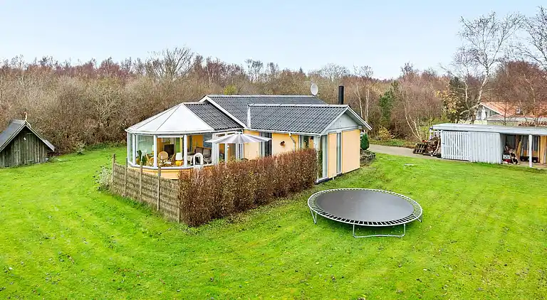 Sommerhus ved Øer Strand