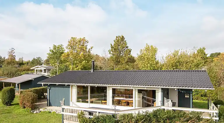 Sommerhus ved Øer Strand