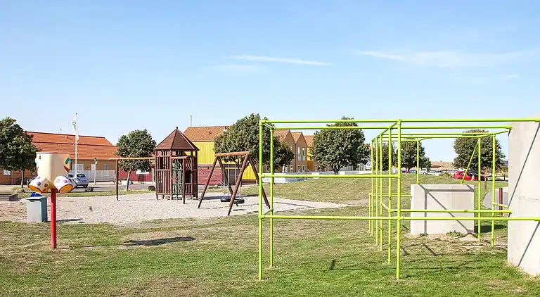 3 vær.,1.sal,1 bad,havudsigt,2prs.