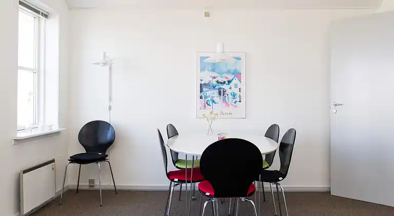 3 vær.,1.sal,1 bad,havudsigt,2prs.