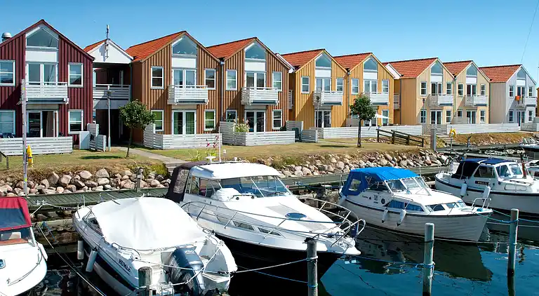 3 vær.,1.sal,1 bad,havudsigt,2prs.