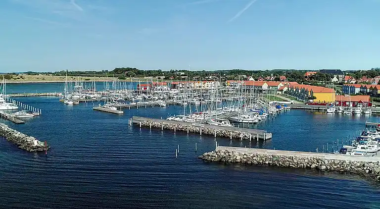 3 vær.,1.sal,1 bad,havudsigt,2prs.