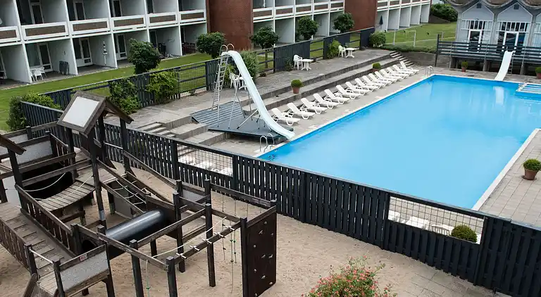 2 room w/seaview,ground/1 st floor