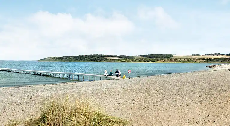 2½ vær. stuen/1.sal