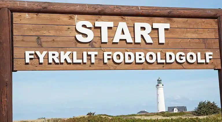 Hotellrom m/sengetøy,bakkeplan