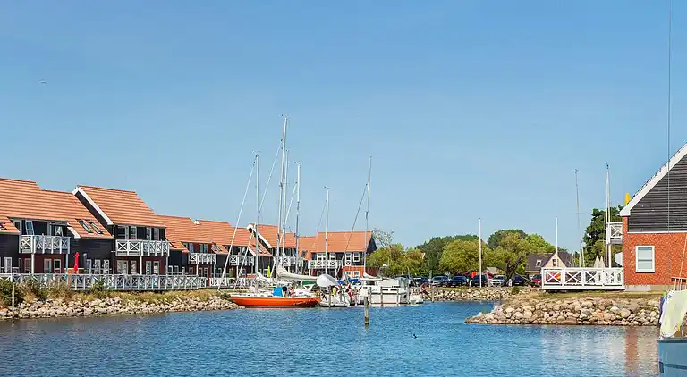 3 room,m/Harbour View,2 levels