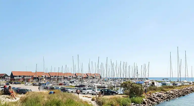 3 room,m/Harbour View,2 levels