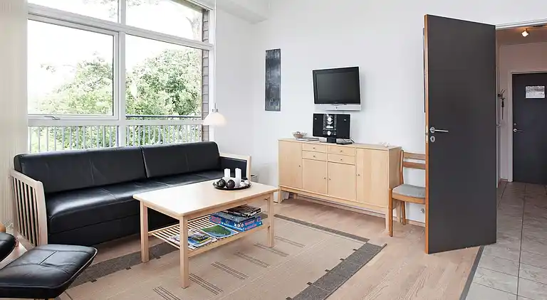 Flat w/view,main building