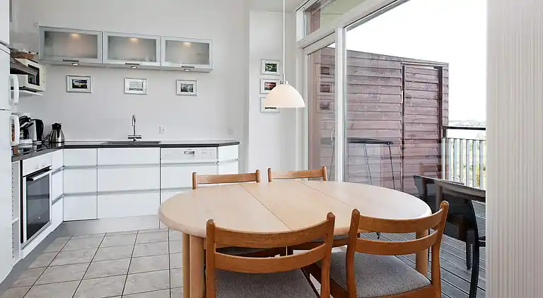 Flat w/view,main building