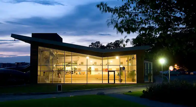 Flat w/view,main building