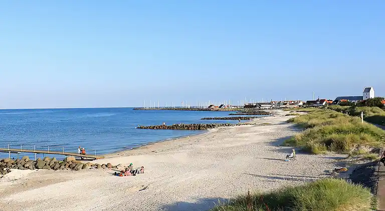 3 room,w/partially seaview