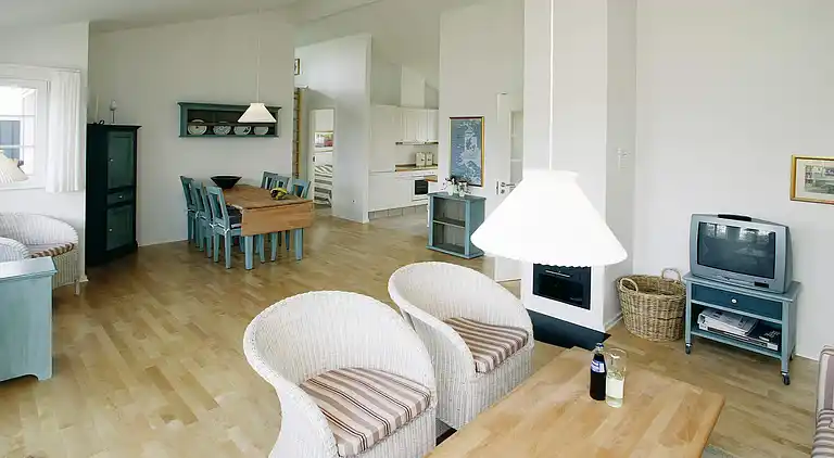 4 room w/seaview,2 level,attachedhous