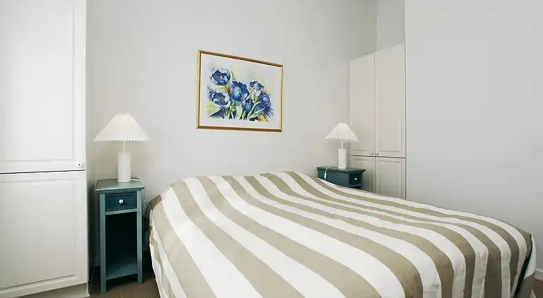 4 room w/seaview,2 level,attachedhous