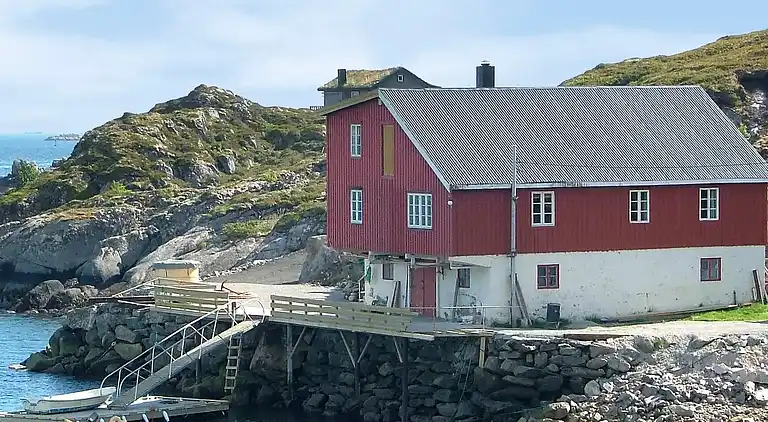 Semesterbostad i Ballstad