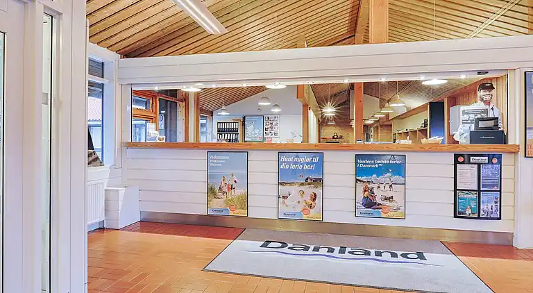 3 room,w/partially seaview