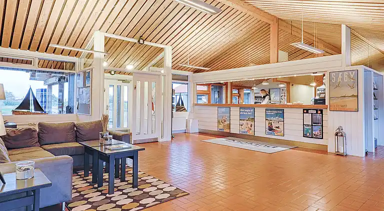 3 room,w/partially seaview