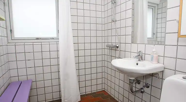 A-3½ room,close to beach