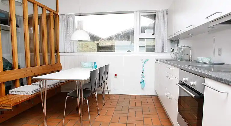 C-3 room,2 bathrooms,renovated