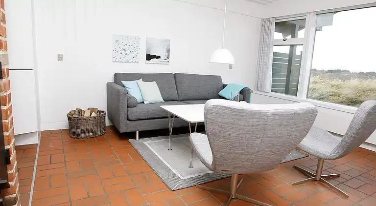 C-3 room,2 bathrooms,renovated