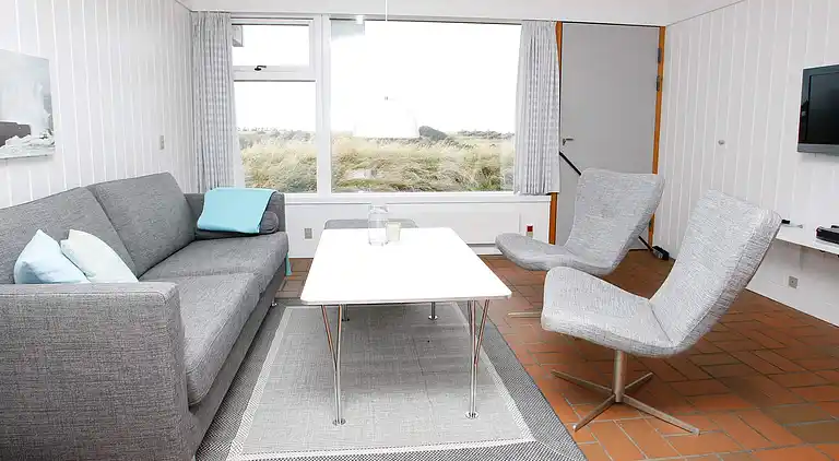 C-3 room,2 bathrooms,renovated