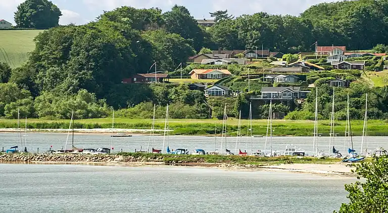 Semesterbostad vid Hejlsminde Strand