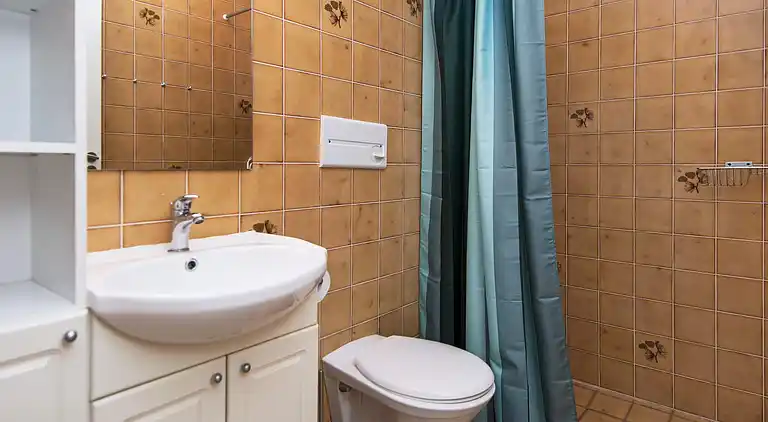 2 room,ground/1 st floor