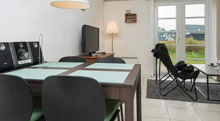 2 room,ground/1 st floor