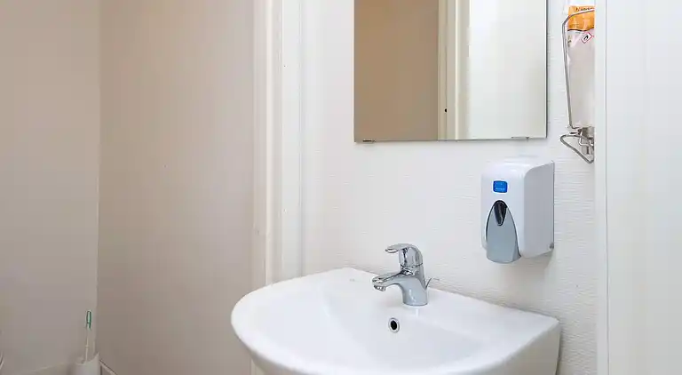 2 room,ground/1 st floor