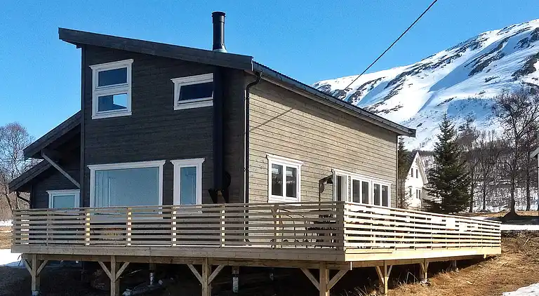 Holiday home in Sør-Lenangen