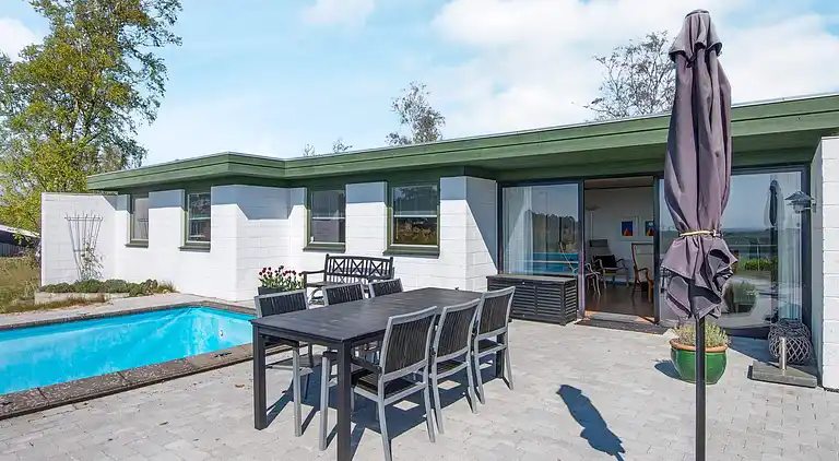 Sommerhus ved Øer Strand