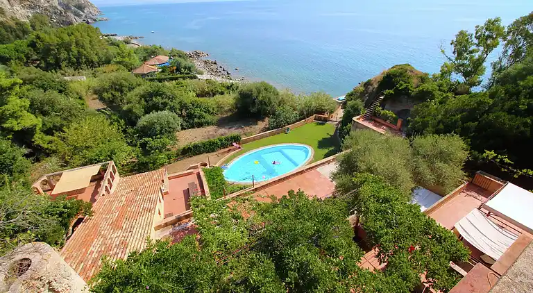 Manor house in Ricadi