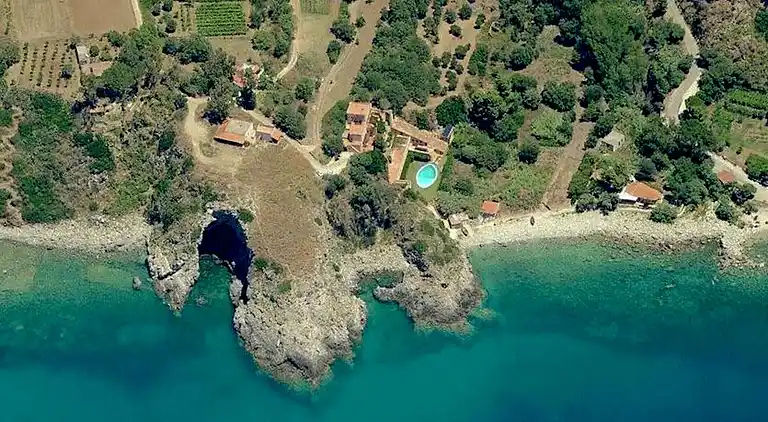 Manor house in Ricadi