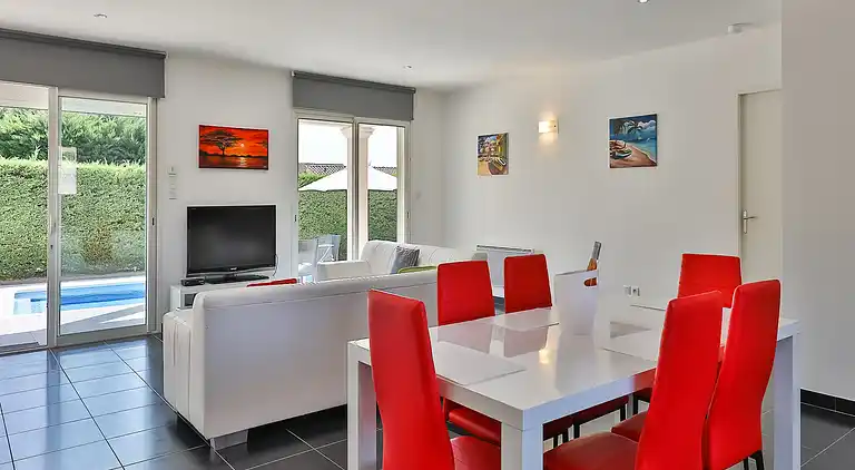 Villa in Sainte-Cécile-les-Vignes